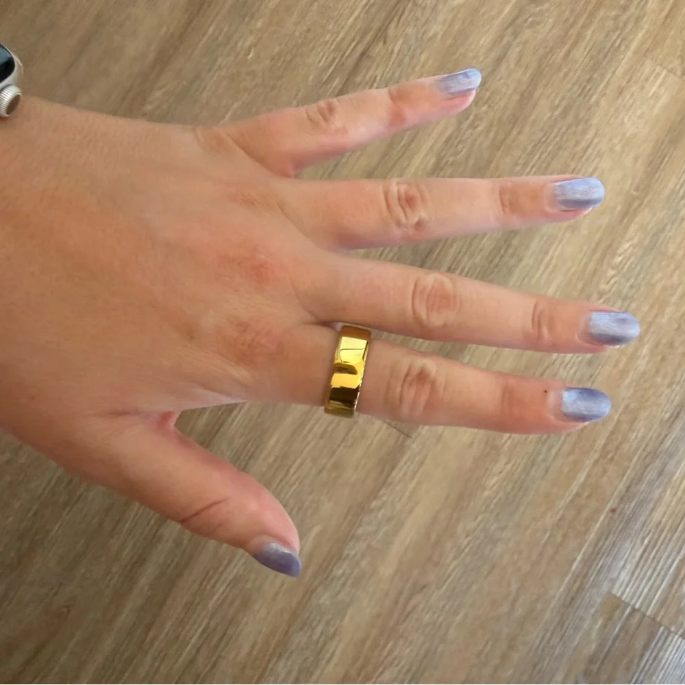 Oura Ring 4 Gold - Size 8